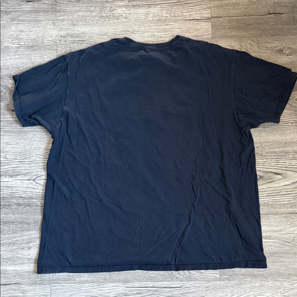 Levi's Men's Navy T-Shirt with Red Logo - Picture 4 of 4